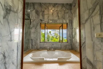 Aoyon Beach, a 5-bedroom Thai-style villa with stunning sea views, 50 meters direct beach access, free maid, – 写真 2